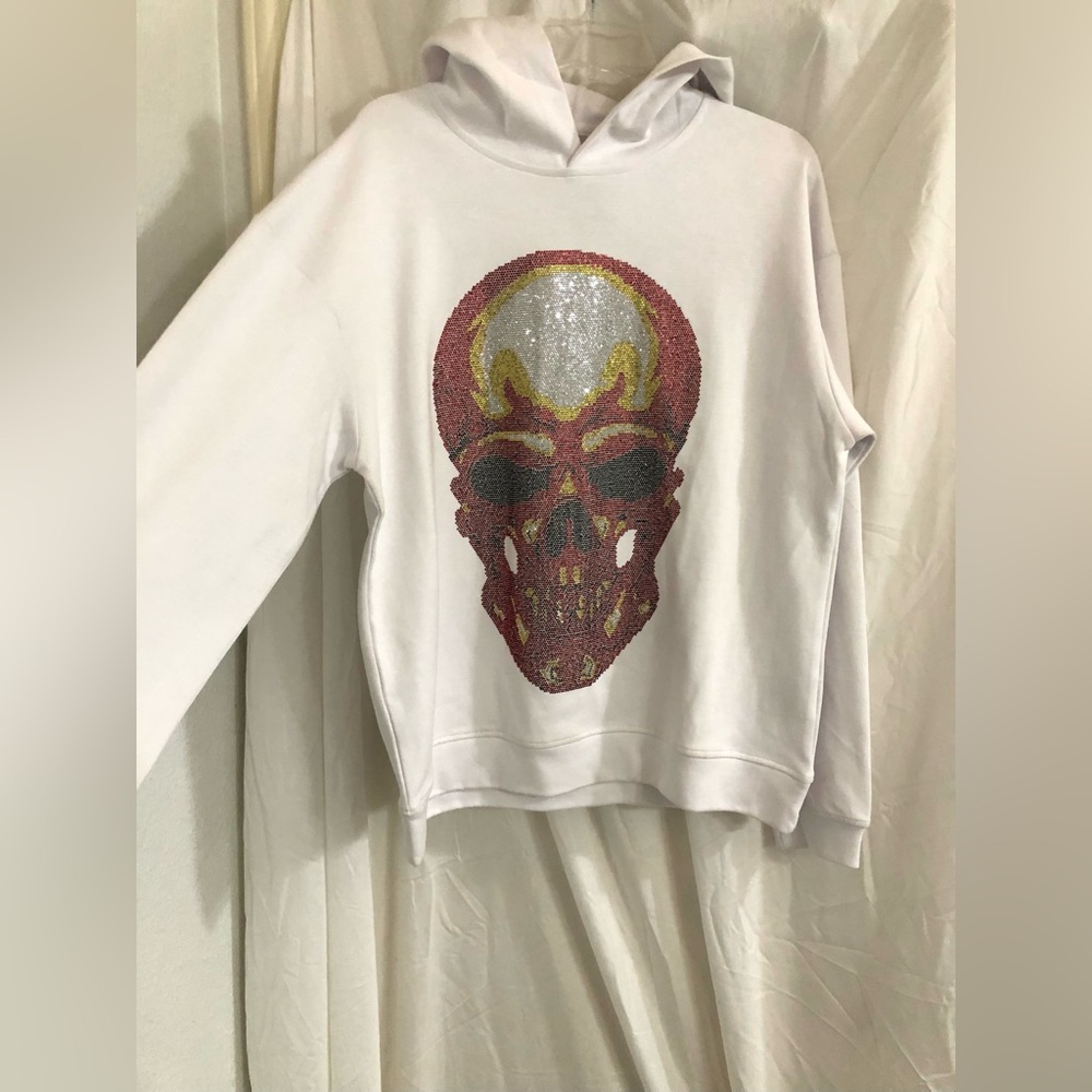 Ruby red gemstone rhinestone studded skull white hoodie brand new size large